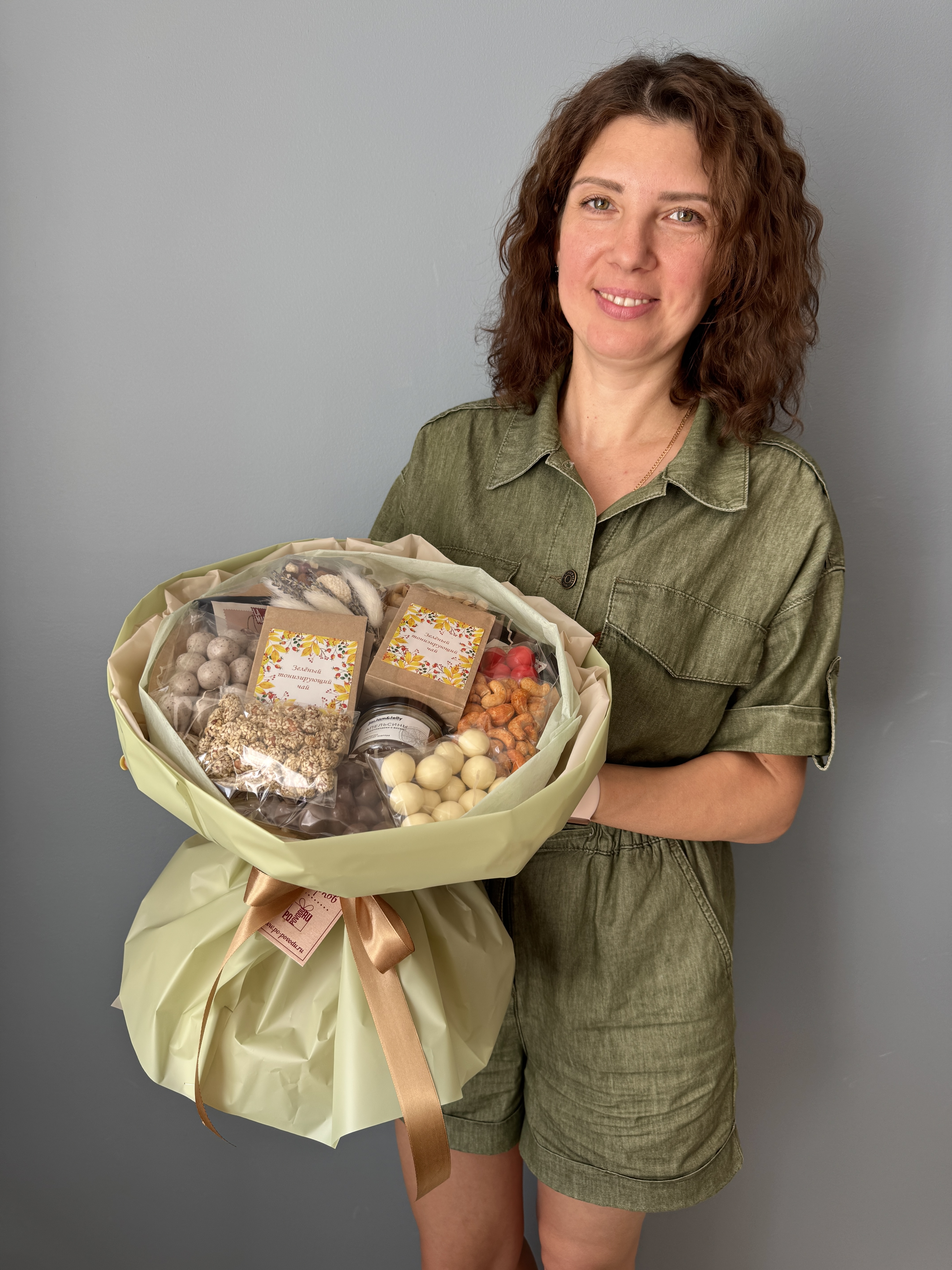 Большой чайно-ореховый букет